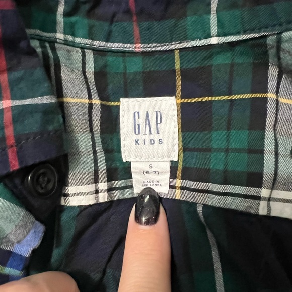 Boys Gap kids holiday button down. Size small - Picture 3 of 3